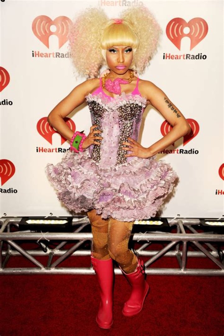 Drake & Nicki Minajs Only Lyrics He Begs Her To Hook Up On New Song Hollywood Life