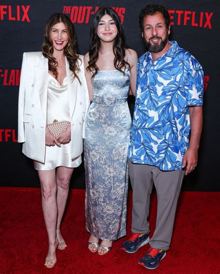 See Tina Fey's Younger Daughter, Who's Getting Laughs on This Hit Show