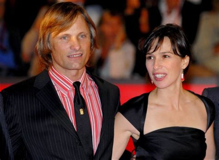 Viggo Mortensen Biography, Son, Wife, Daughter, Gay, Age, Height, Girlfriend, Net worth