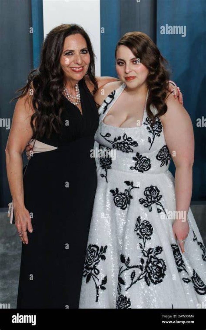 Who Are Beanie Feldstein Parents Sharon Lyn Chalkin And Richard Feldstein? Is The Actress Jewish?